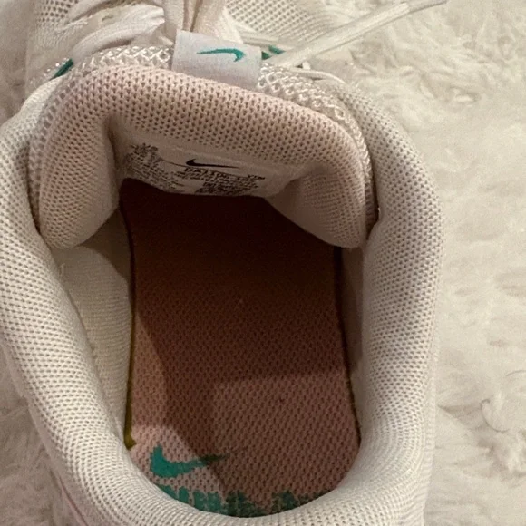 Women's White and Pink Nike Athletic Running  Sneakers - Picture 9 of 9